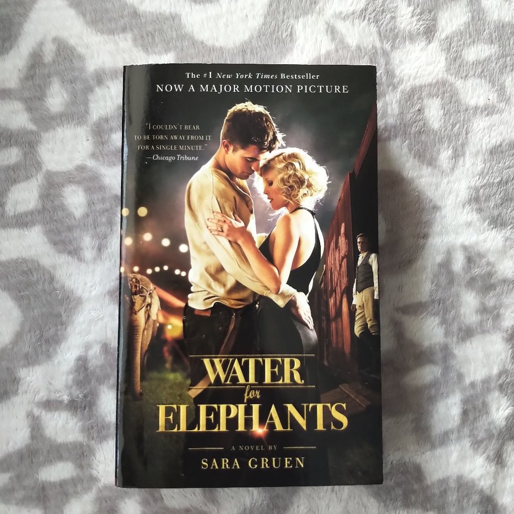 Water for Elephants fiction book paperback